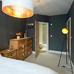 Fantastic 2 Bedroom City Centre Apartment